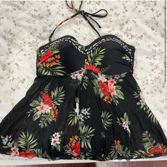 Target Kona Sol Flower bathing suit top - Picture 2 of 4